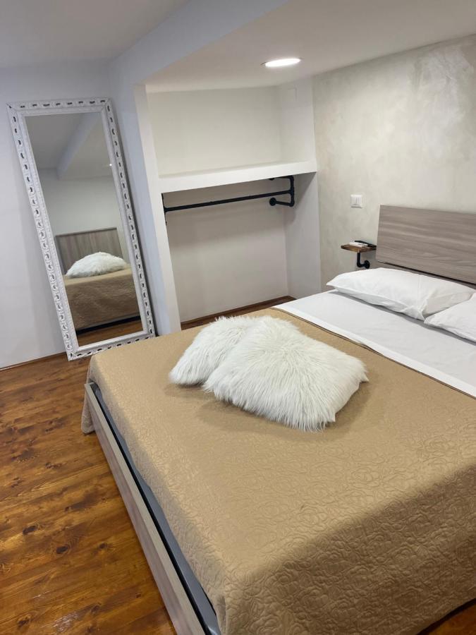 Appartamento Melissa 2 Napoli Ngoại thất bức ảnh