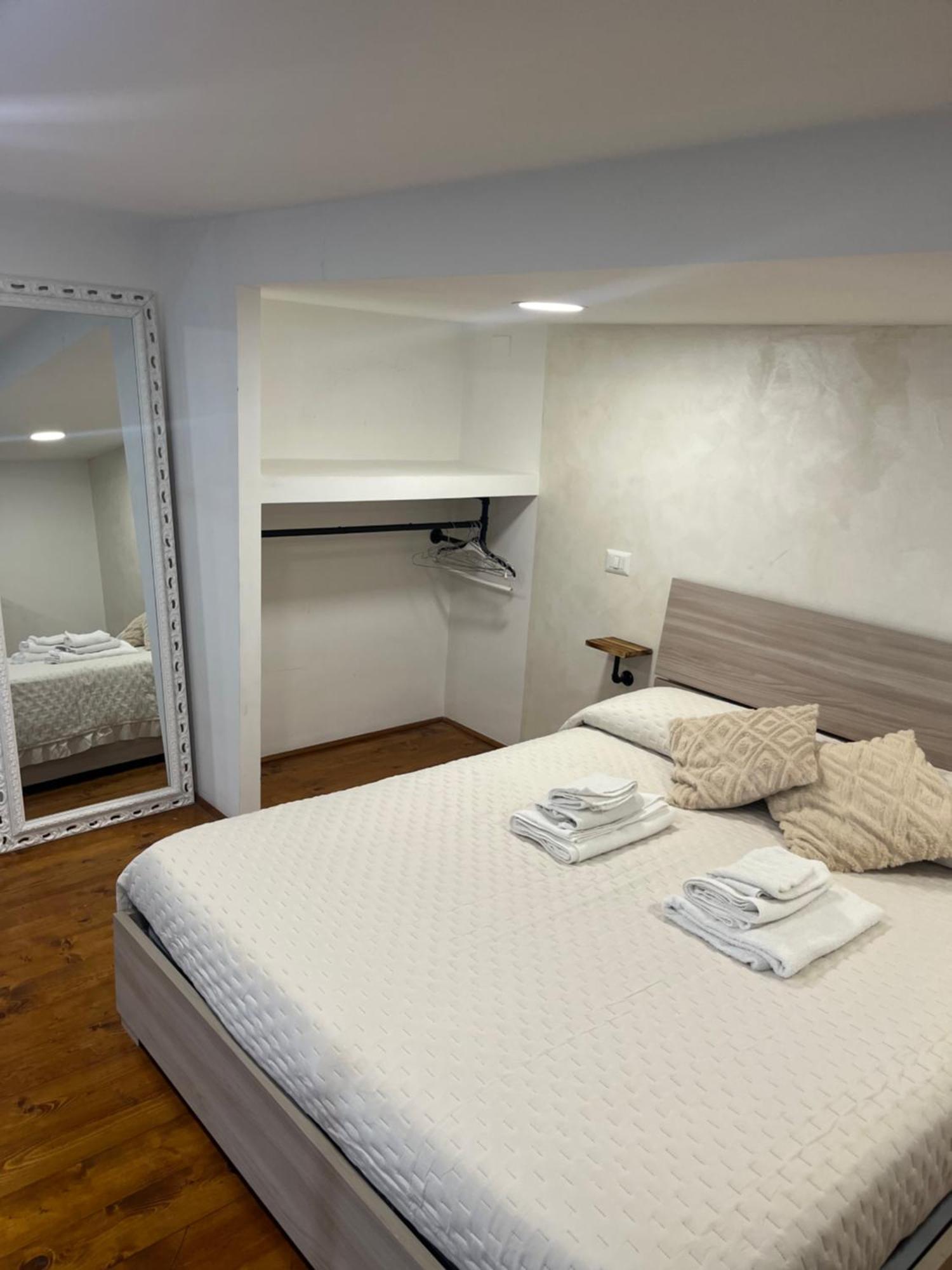 Appartamento Melissa 2 Napoli Ngoại thất bức ảnh